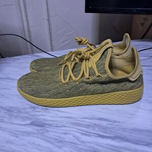 Adidas Pharrell Williams X Hu Tennis Runner Shoe Pyrite B41929 Kids Boys  Sz 5.5